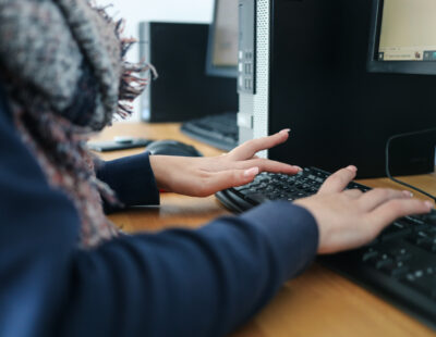 La lutte contre les formes d’illettrisme et d’illectronisme chez les jeunes, un défi de société