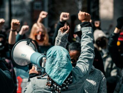 Progression du sexisme et courants masculinistes chez les jeunes : quels enjeux pour les professionnel·les des Missions Locales ?